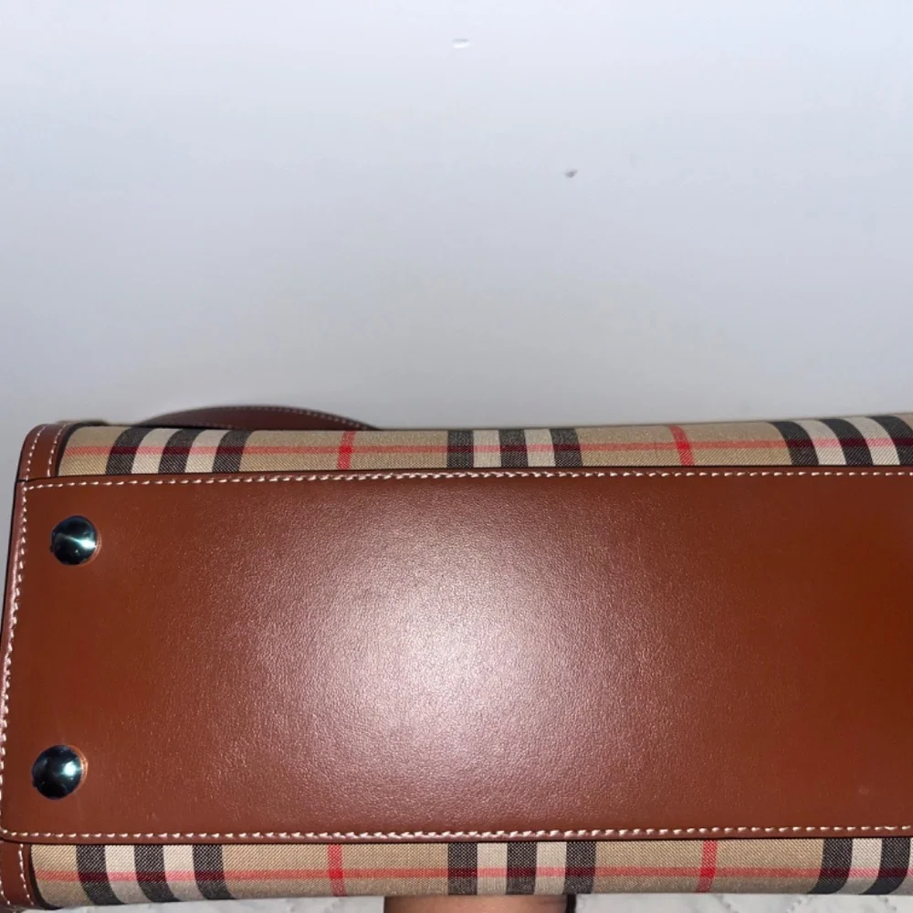 Burberry mini title bag - Picture 6 of 10